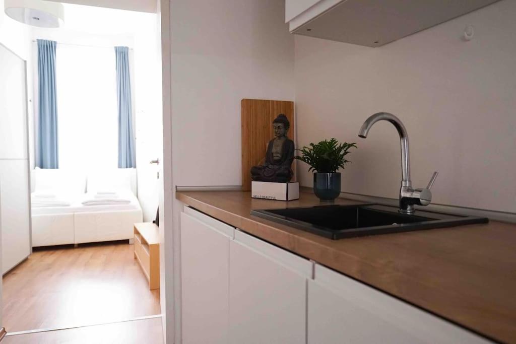 וינה Modern Living In City Center - Fully Equipped מראה חיצוני תמונה