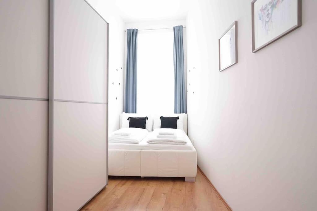 וינה Modern Living In City Center - Fully Equipped מראה חיצוני תמונה